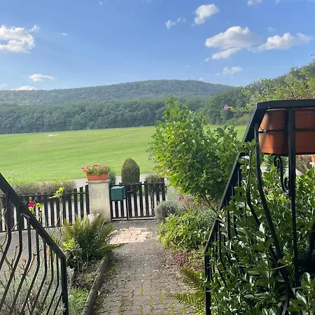 La Maison Des Roses Semesterbostad