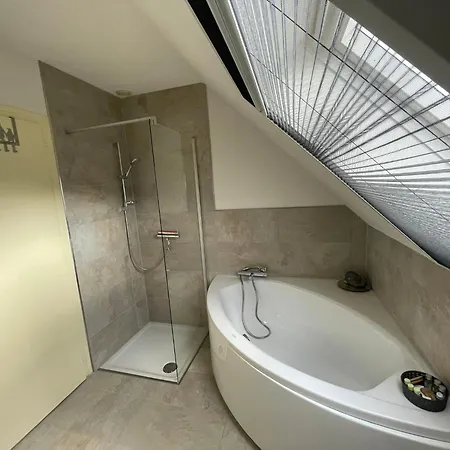La Maison Des Roses- Maison Avec Jacuzzi Et Sauna *